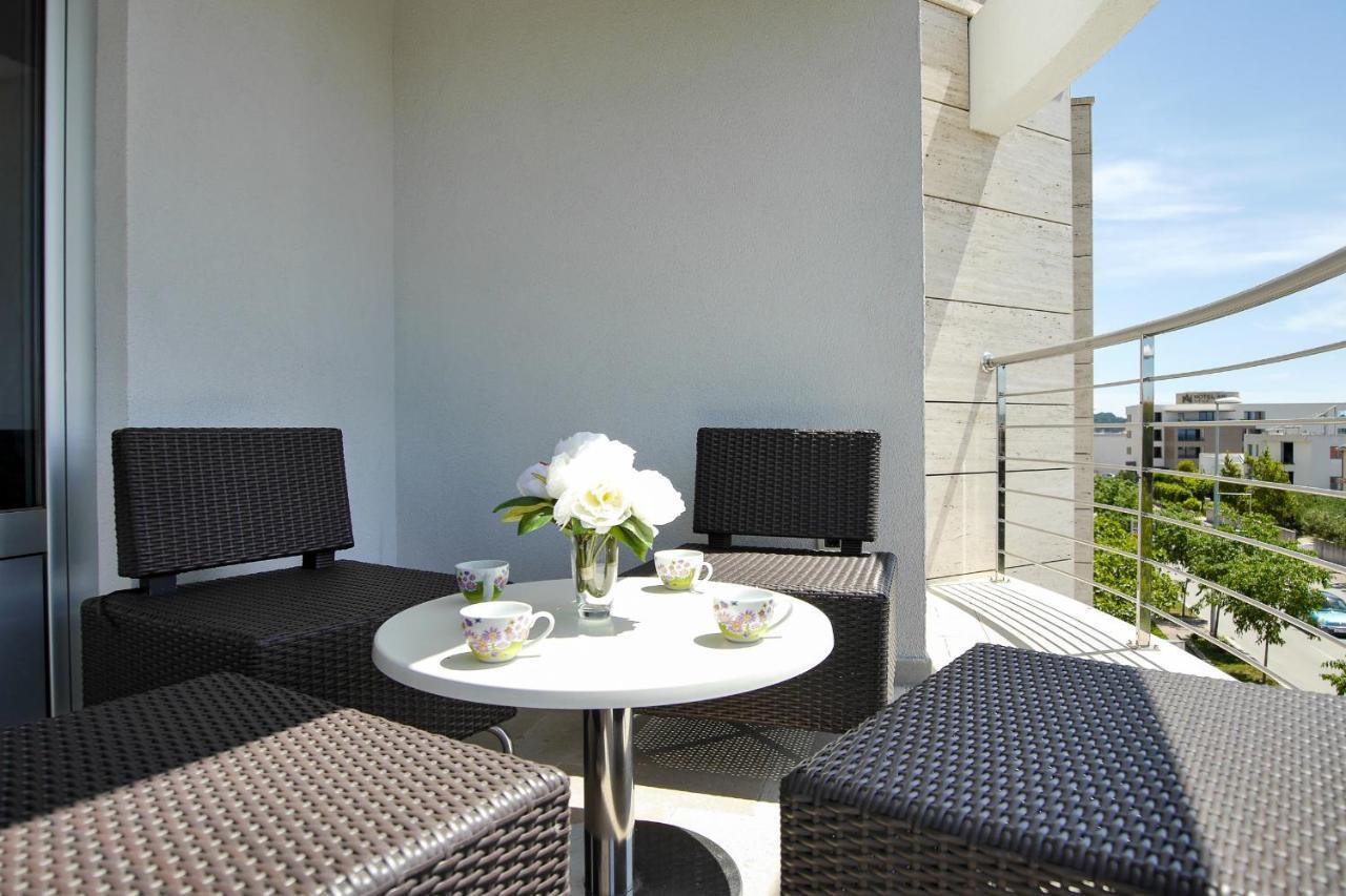 Apartments Milan Makarska Exterior photo