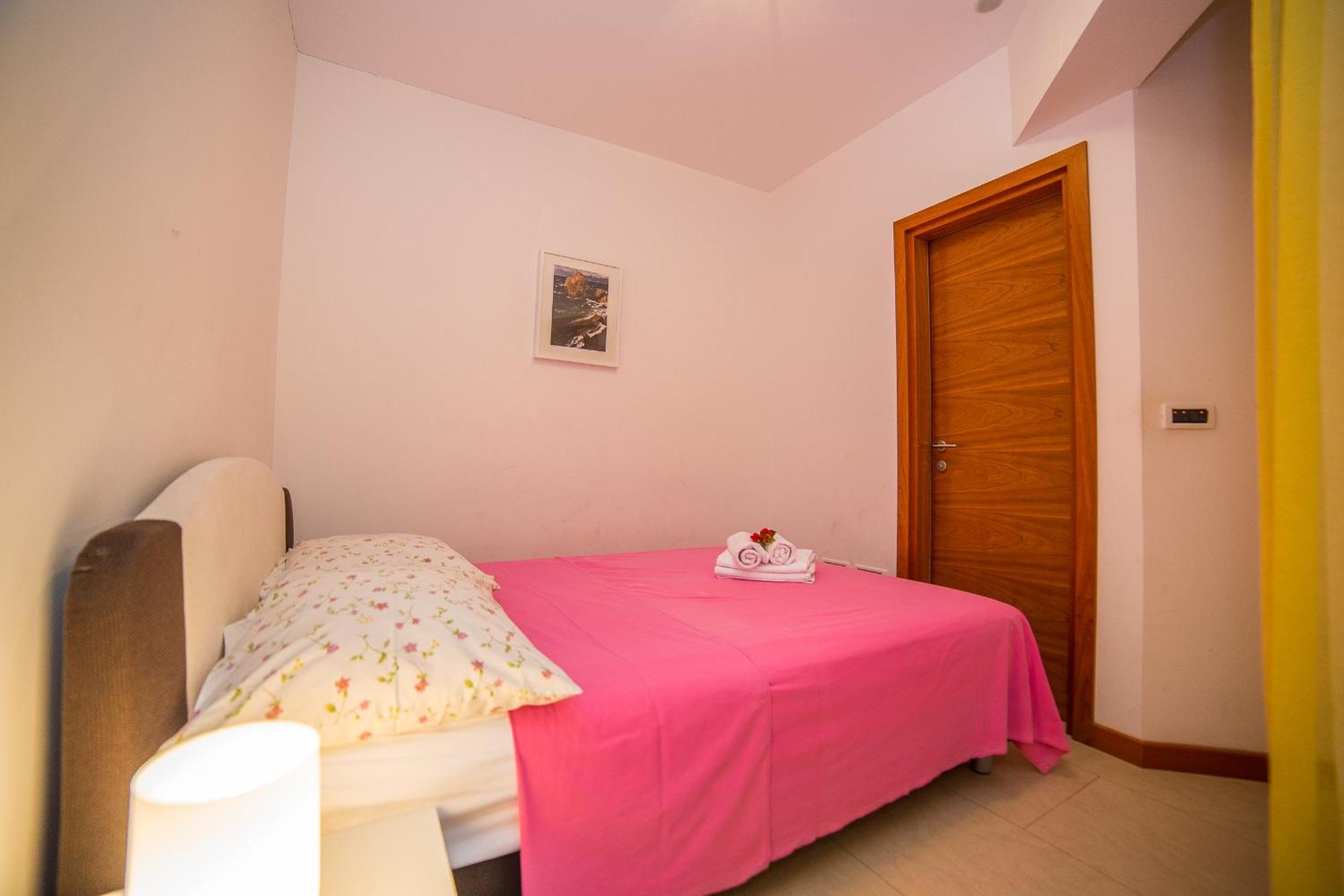 Apartments Milan Makarska Room photo