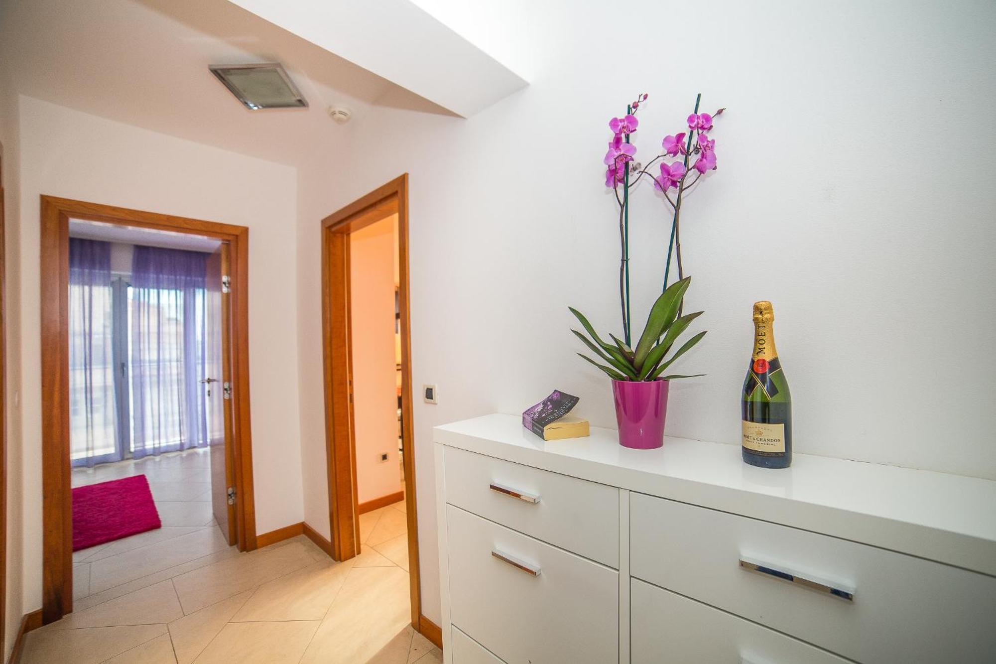 Apartments Milan Makarska Room photo