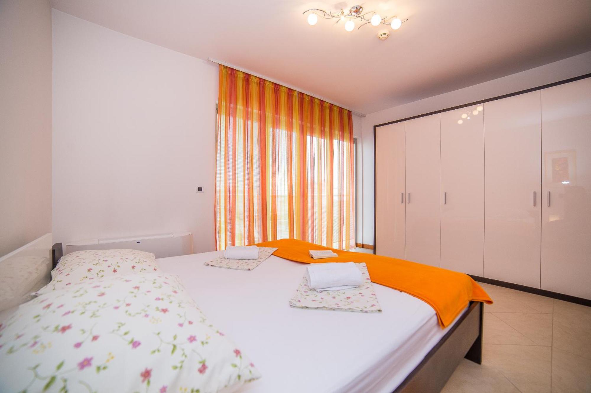 Apartments Milan Makarska Room photo