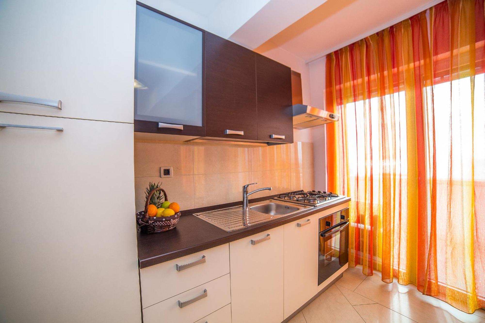 Apartments Milan Makarska Room photo