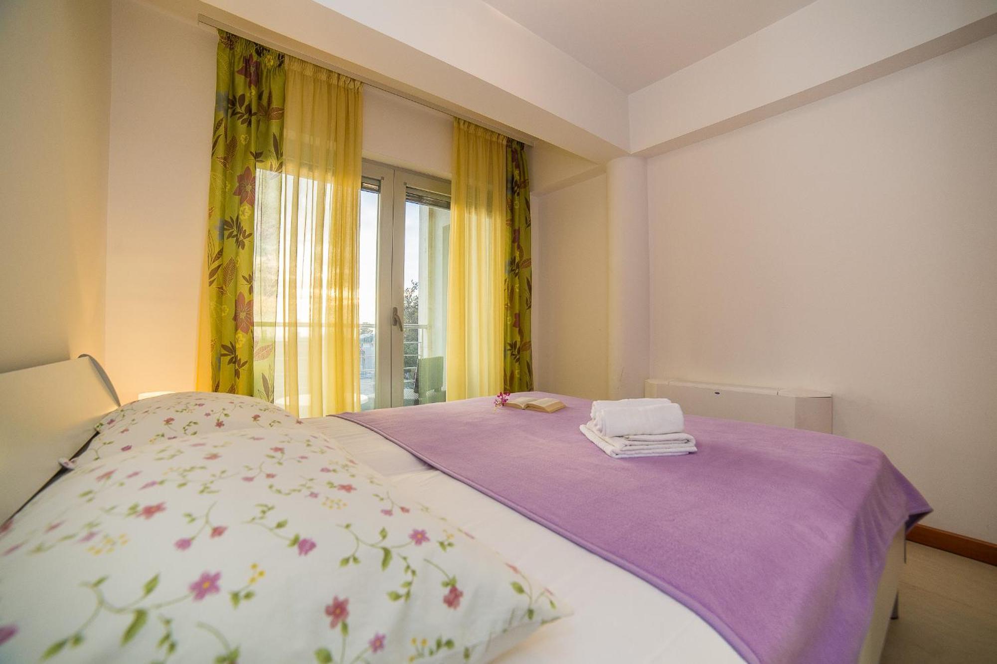 Apartments Milan Makarska Room photo